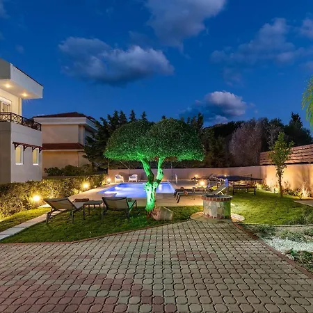Emmelia Villa *